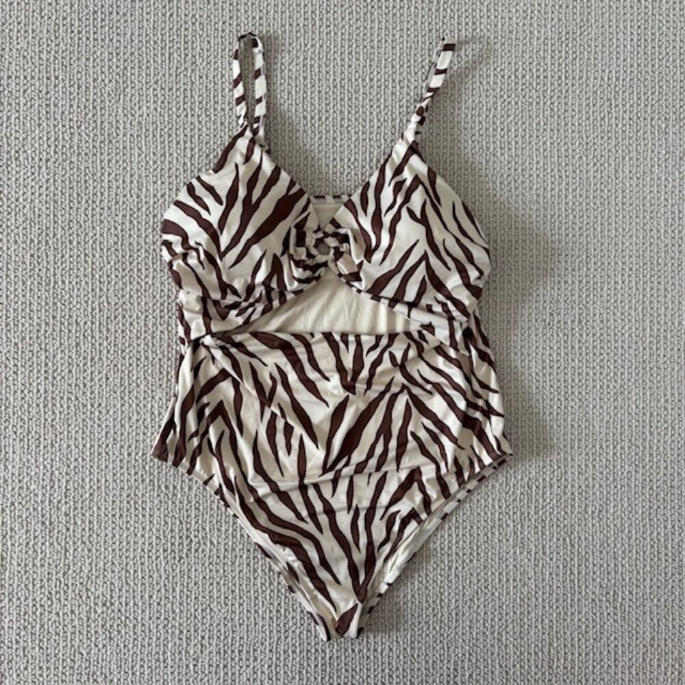 Lane Bryant No-Wire Cut-Out One-Piece Swimsuit – Size 22